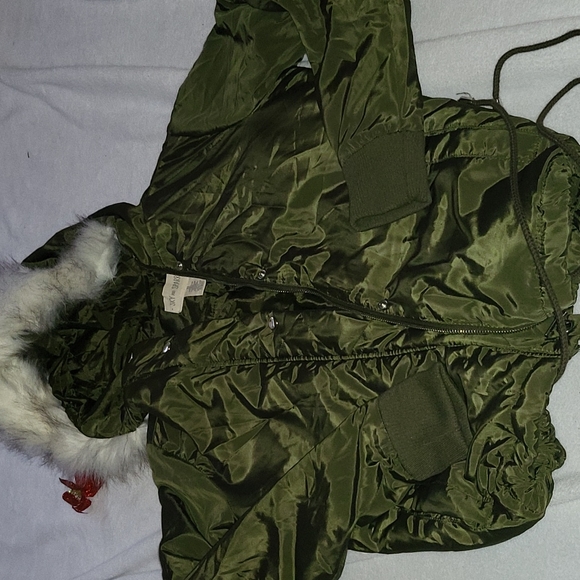 Sky n sparrow windbreaker with fur hood 😍 - Picture 4 of 8